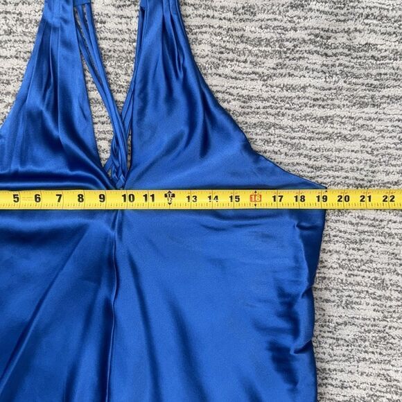 NWT Veronica Beard Stewart Top in Azure Blue
Size 10 Silk Revolve - Picture 10 of 15